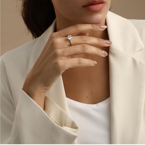 Solitaire Gold Round Engagement Ring - Picture 2 of 4